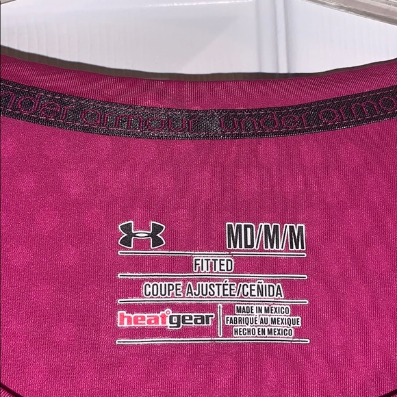 Women’s size M Under Armour heatgear t-shirt! - Picture 6 of 6